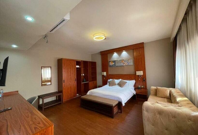 سوییت, Atmosphere Hotel & Spa