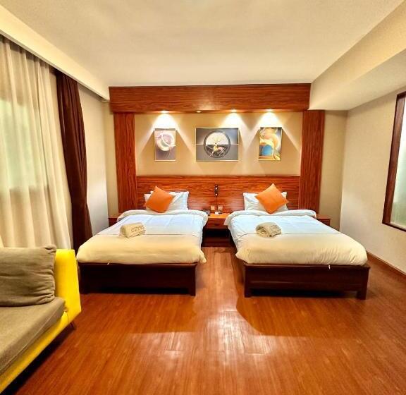 سوییت, Atmosphere Hotel & Spa