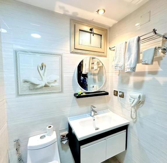 سوئیت با تخت بزرگ, Atmosphere Hotel & Spa
