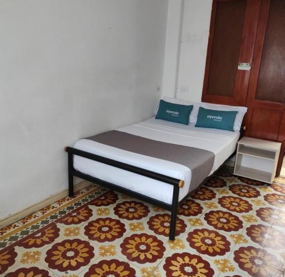 اتاق استاندارد یک نفره, Ayenda Macondo