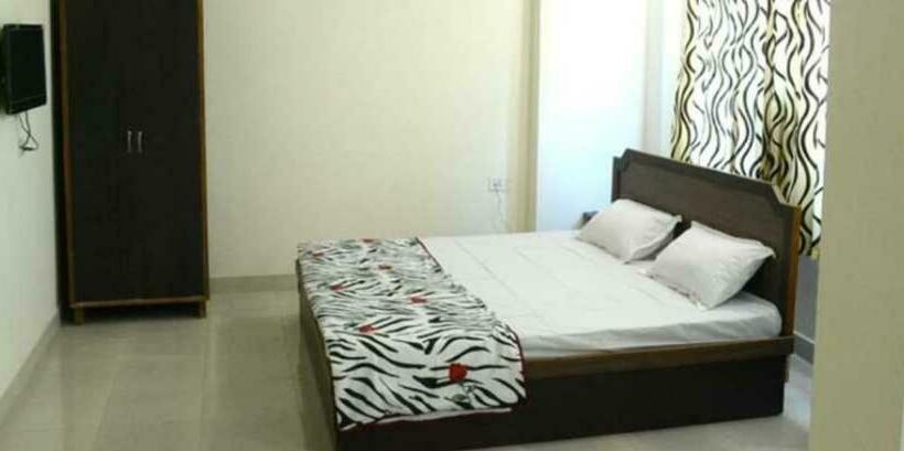اتاق کلاسیک سه تخته, Oyo 70113  Jk Breeze