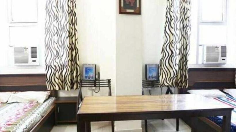 اتاق کلاسیک سه تخته, Oyo 70113  Jk Breeze