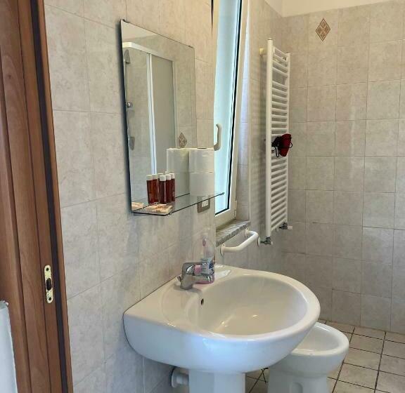 اتاق استاندارد با تخت بزرگ, Mezzaluna Guest House