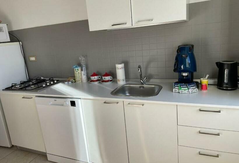 اتاق استاندارد با تخت بزرگ, Mezzaluna Guest House
