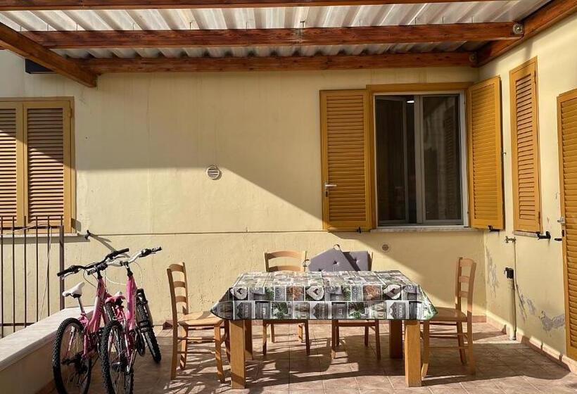 اتاق استاندارد با تخت بزرگ, Mezzaluna Guest House