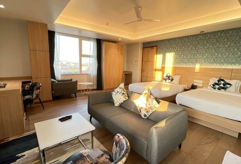Семейный Номер Вид на Горы, Aurora Boutique Hotel Imphal