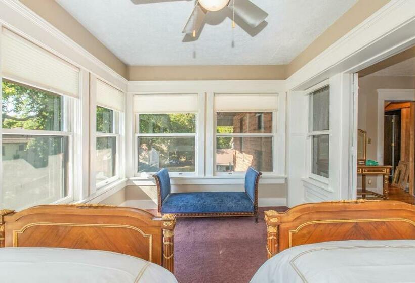 3 Bedroom Suite, Martha S Bed And Breakfast