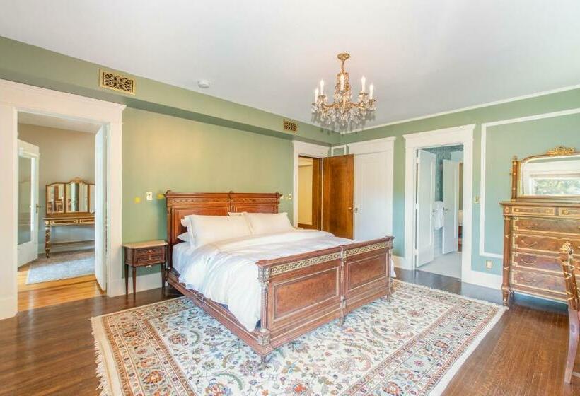 3 Bedroom Suite, Martha S Bed And Breakfast