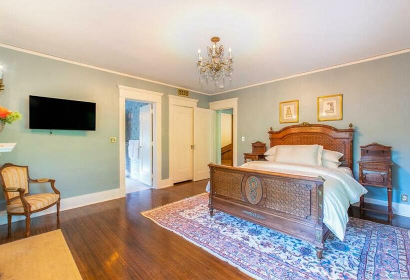 3 Bedroom Suite, Martha S Bed And Breakfast