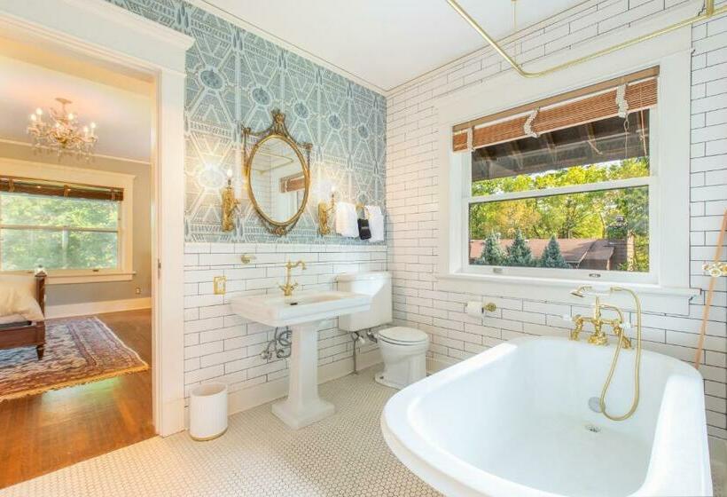 3 Bedroom Suite, Martha S Bed And Breakfast
