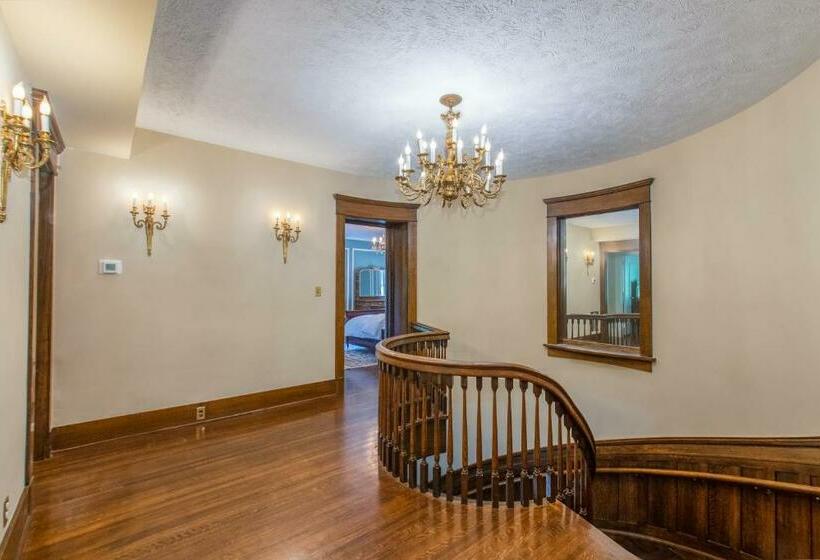 اتاق لوکس, Martha S Bed And Breakfast