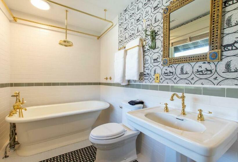 اتاق لوکس, Martha S Bed And Breakfast