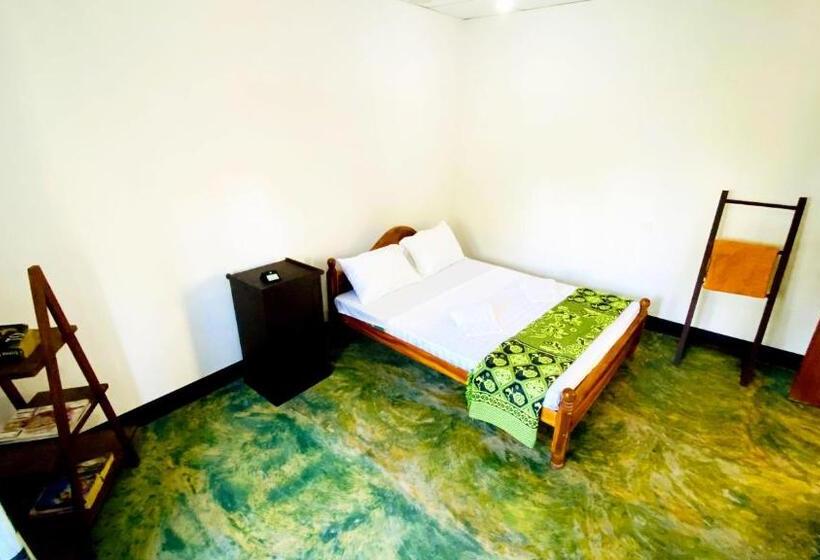 اتاق استاندارد, Madiha Surf House Lanka