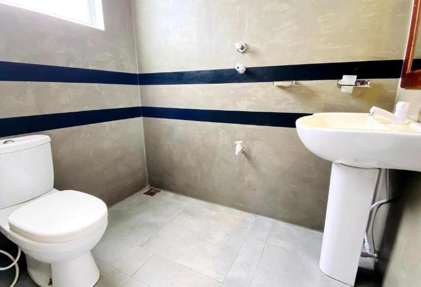اتاق استاندارد با بالکن, Madiha Surf House Lanka