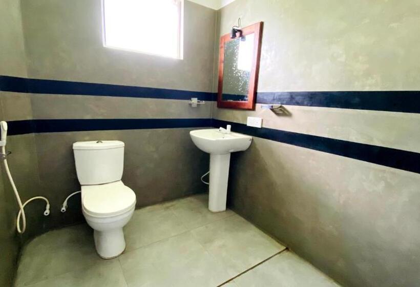 اتاق لوکس, Madiha Surf House Lanka