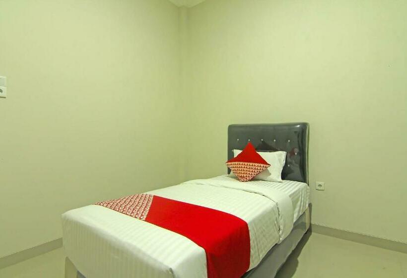 اتاق لوکس یک تخته, Oyo 91675 Utama Residence