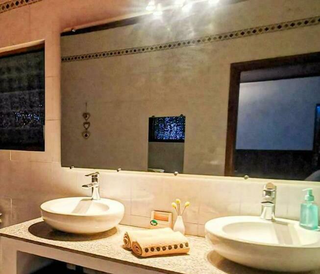 سوییت خانوادگی, L Anis Etoilé   Hôtel Restaurant