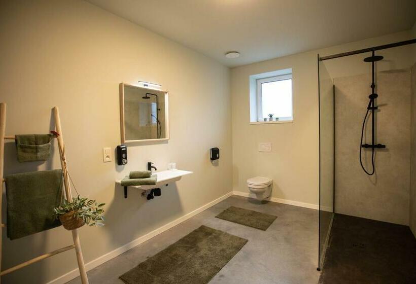 سوئیت با تخت بزرگ, City Housing Genk