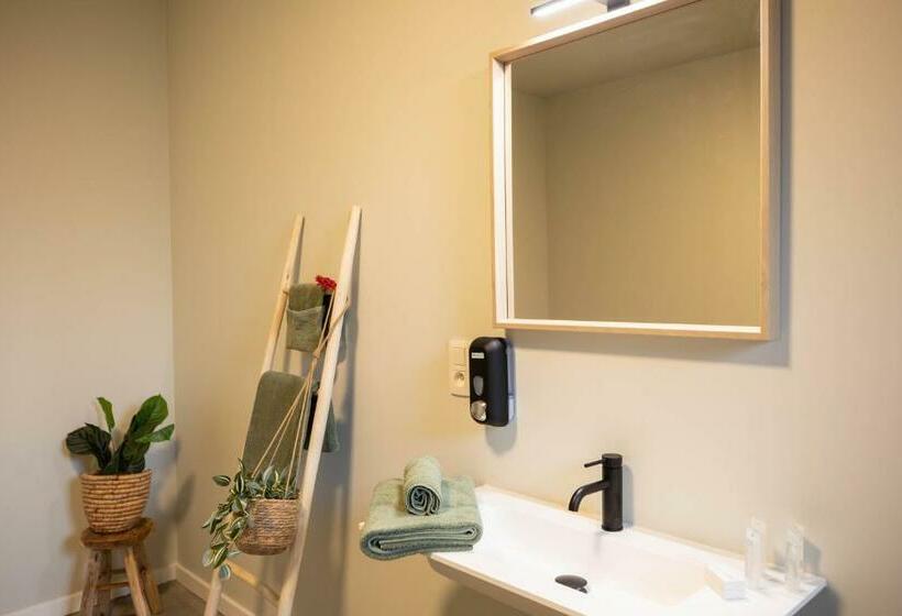 سوئیت با تخت بزرگ, City Housing Genk