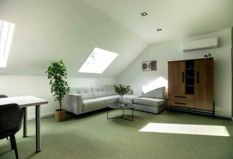سوییت لوکس, City Housing Genk