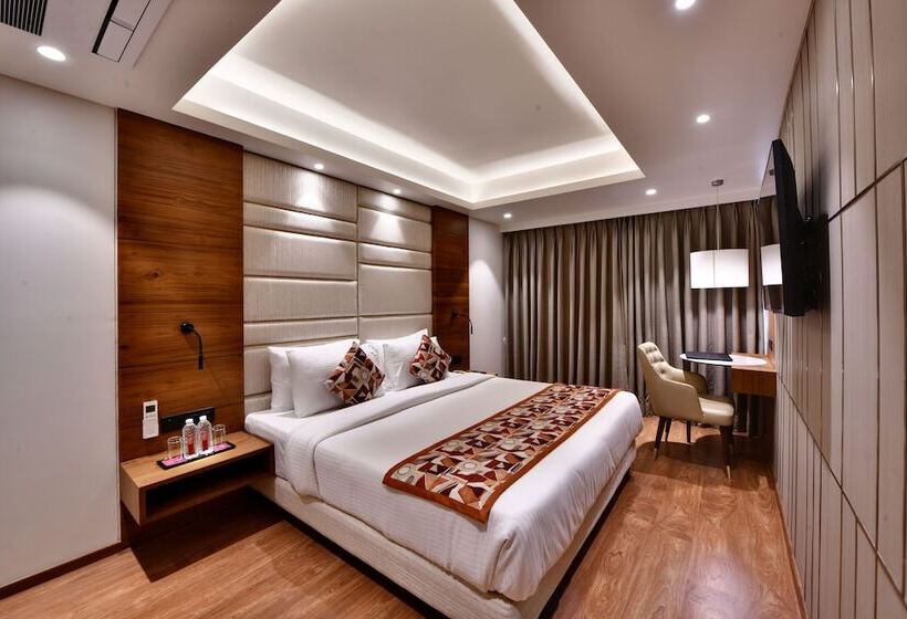 سوییت جونیور, Regenta Fairlark Vadodara