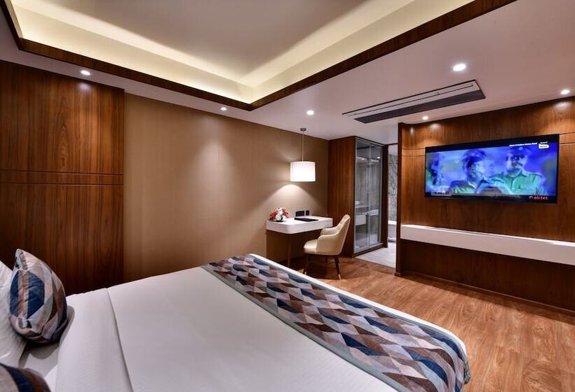سوئیت رویال, Regenta Fairlark Vadodara