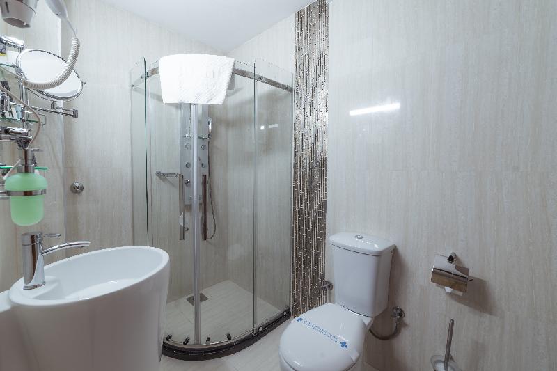 اتاق استاندارد یک نفره, Bushi Resort & Spa