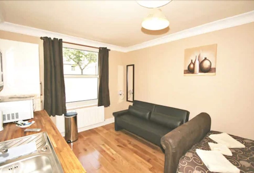 اتاق خانوادگی, Central Studios Gloucester Road By Roomsbooked   Free Parking