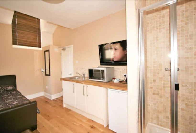 اتاق خانوادگی, Central Studios Gloucester Road By Roomsbooked   Free Parking