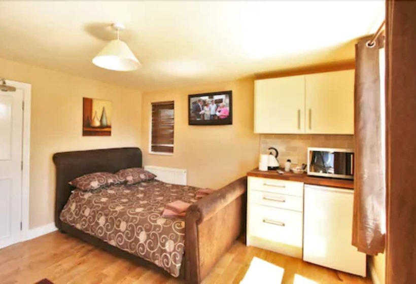 اتاق خانوادگی, Central Studios Gloucester Road By Roomsbooked   Free Parking