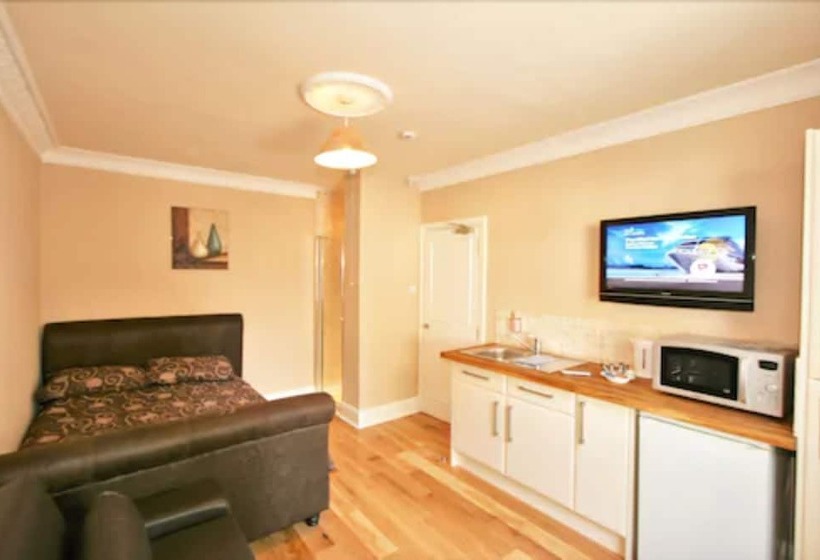 اتاق خانوادگی, Central Studios Gloucester Road By Roomsbooked   Free Parking