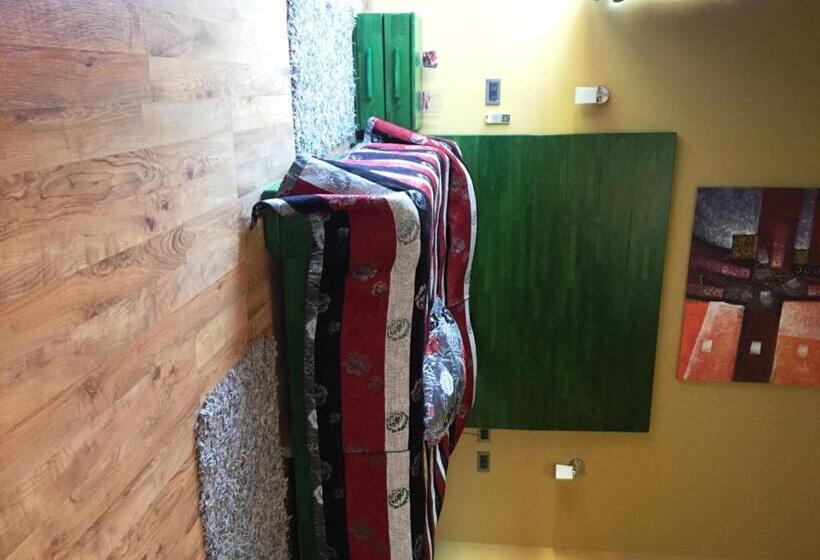 اتاق سوپریور با بالکن, Class