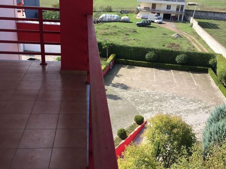 اتاق لوکس با بالکن, Class
