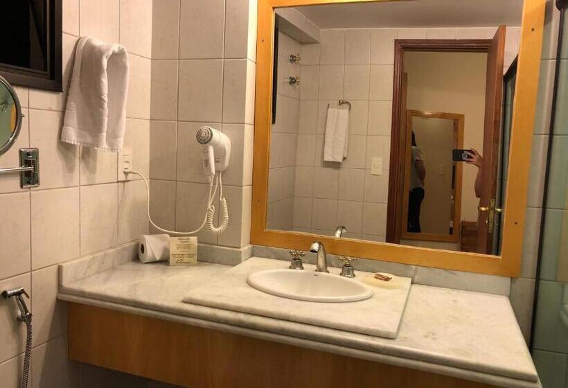 اتاق لوکس سه تخته, Gran Continental Hotel Taubaté