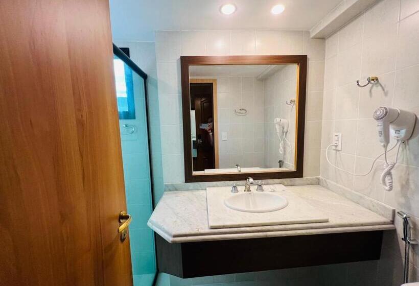 اتاق لوکس سه تخته, Gran Continental Hotel Taubaté