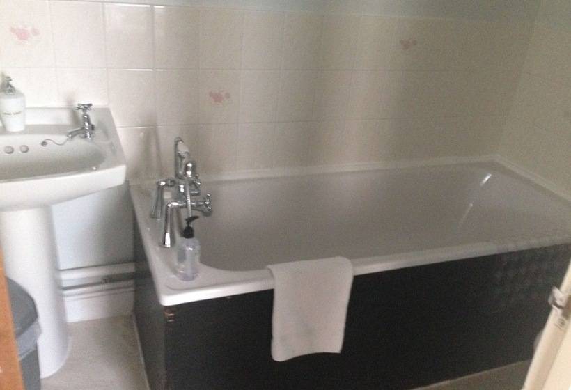 اتاق لوکس خانوادگی, Greyfriars Lodge Canterbury