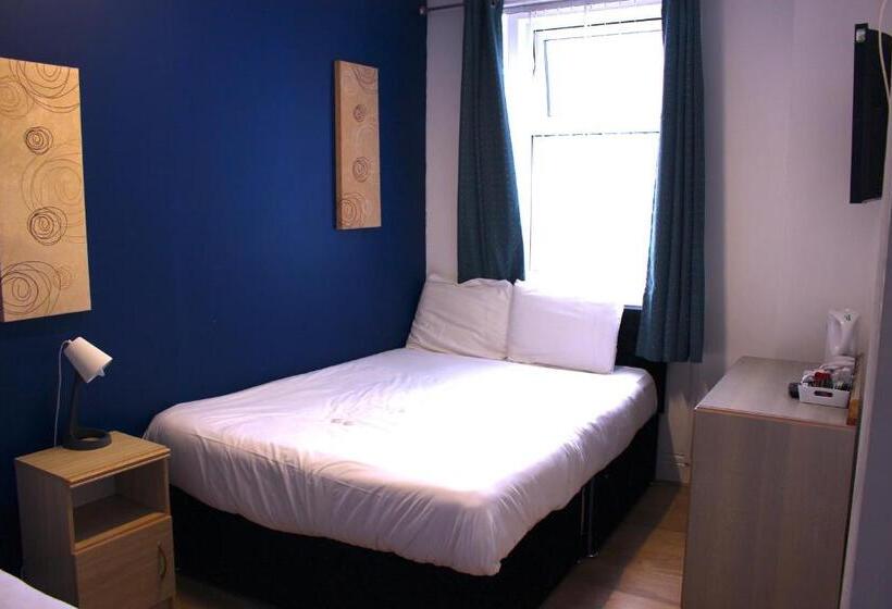 Quarto Basic, Henson  Pleasure Beach