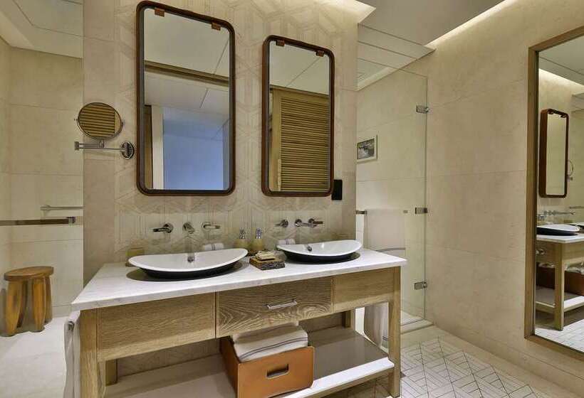 اتاق لوکس با تخت بزرگ, Hilton Alexandria King S Ranch