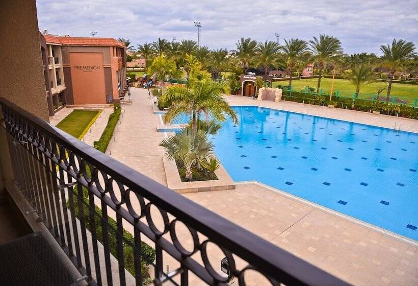 اتاق استاندارد با چشم‌انداز استخر, Hilton Alexandria Kings Ranch Resort