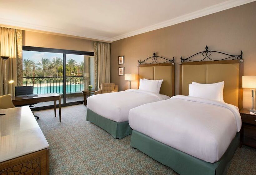 اتاق استاندارد با چشم‌انداز استخر, Hilton Alexandria Kings Ranch Resort