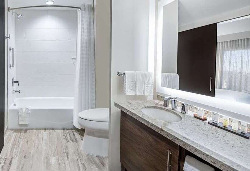 استودیوی پریمیوم, Home2 Suites By Hilton Midland