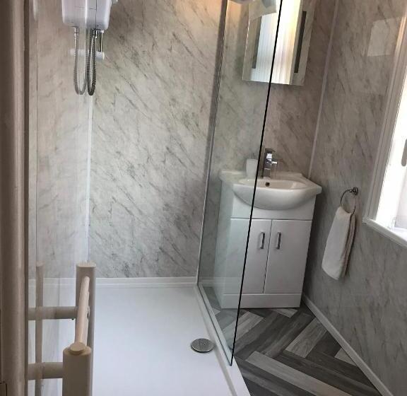اتاق لوکس خانوادگی, Lexham