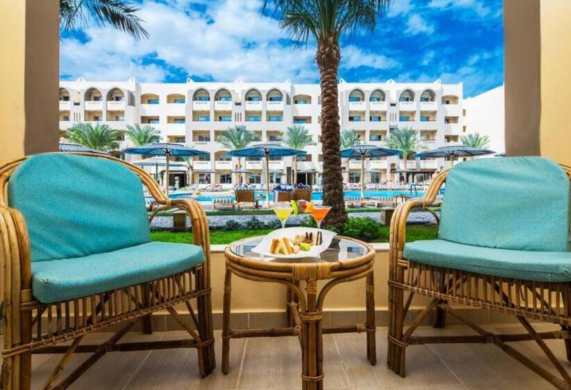 غرفة سوبيريور مطلة على حمام السباحة, El Karma Beach Resort & Aqua Park - Hurghada