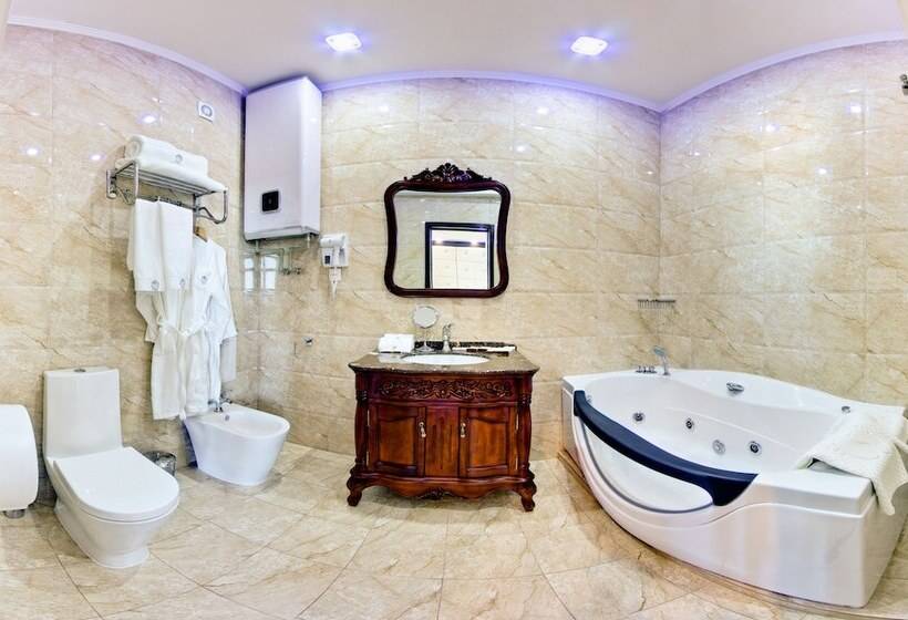스위트, Plaza Hotel Bishkek