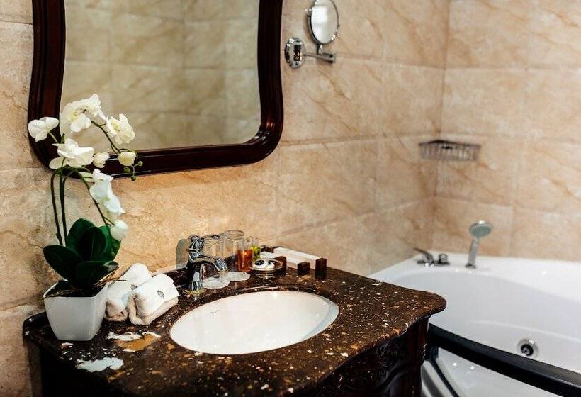 스위트, Plaza Hotel Bishkek