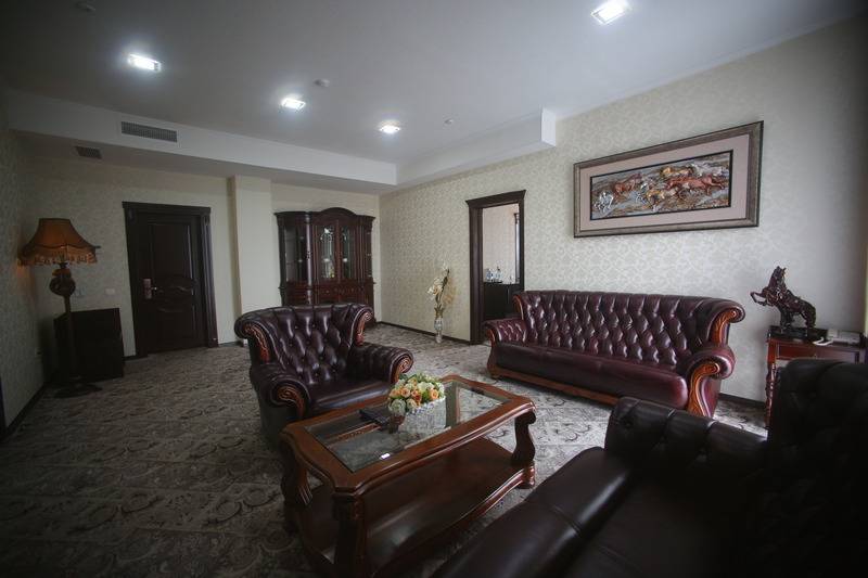 스위트, Plaza Hotel Bishkek