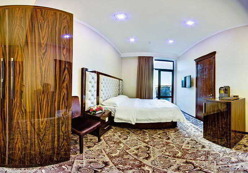 주니어 스위트, Plaza Hotel Bishkek