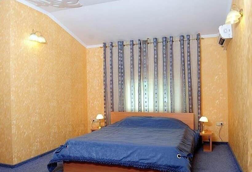 اتاق استاندارد, Kherson