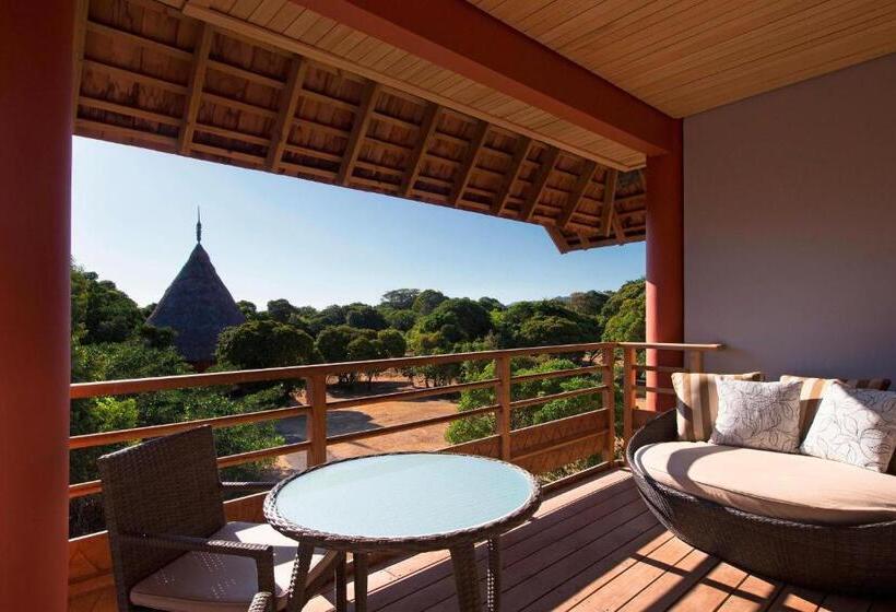 اتاق استاندارد با بالکن و چشم‌انداز باغ, Sheraton New Caledonia Deva Spa & Golf Resort