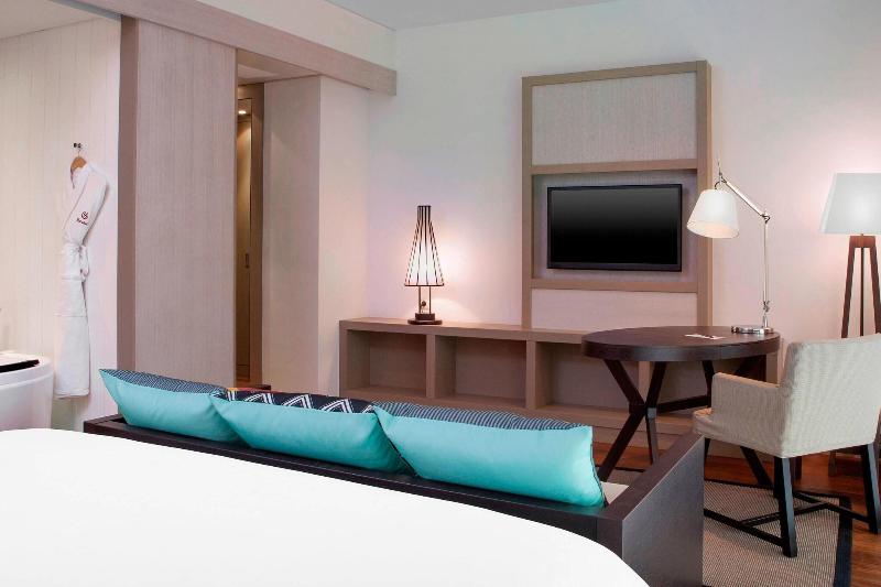 اتاق استاندارد با تخت بزرگ, Sheraton New Caledonia Deva Spa & Golf Resort